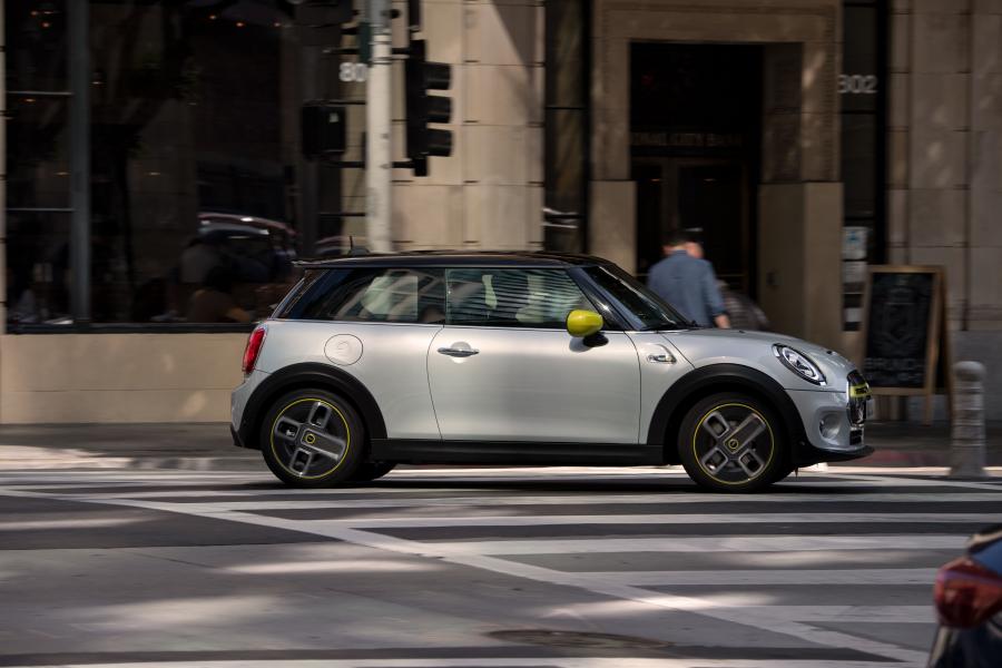  Mini Cooper SE (F56) 2019 года  (WW) (фото 47 из 132)